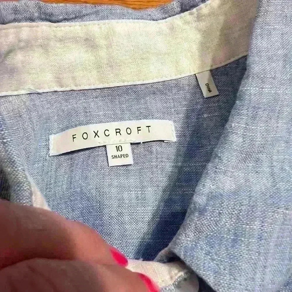 Foxcroft Women's Linen Chambray Button-up Collared Shirt Size 10 Blue Casual - Picture 8 of 8